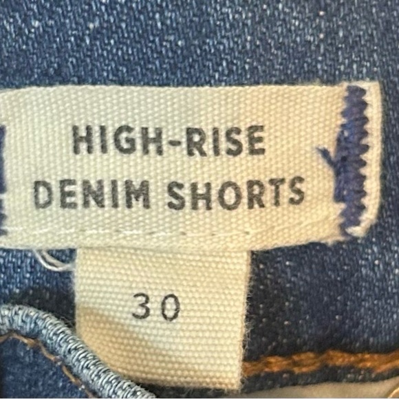 Madewell High-Rise Denim Shorts in Burke Wash: Button-Front Edition/ Size 30 - Picture 3 of 5
